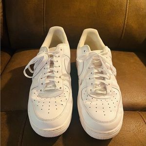 Men’s Nike Air Force 1. Excellent used condition. Size 11.5.